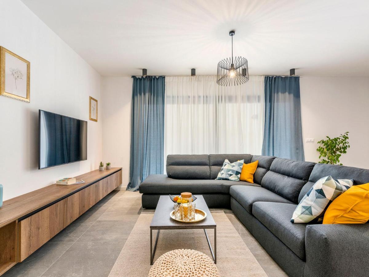 Holiday Home Villa Isabela - Prc423 By Interhome Nova Vas  Kültér fotó